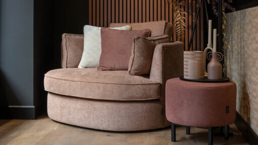 UrbanSofa-Rosa-Fauteuil-Suave-Cinnamon-Paris-Hocker-Website-2