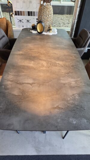 Eettafel Desdemona 220 Tapered Leg SHOWMODEL