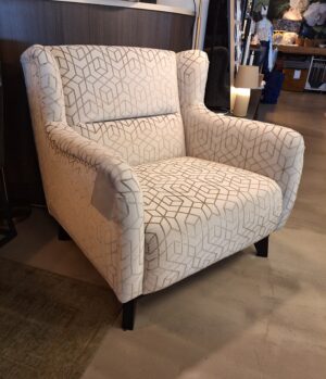 20250306_135749 Fauteuil Memphis SHOWMODEL