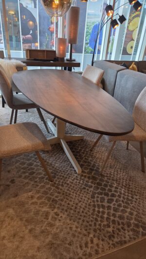 Eettafel Taurus SHOWMODEL