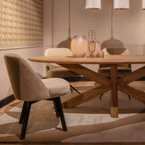 UrbanSofa-Evan-eetkamerstoelen-Monti-Sand-Bruuts-Ovaal-Verjongde-rand-eettafel-Spinpoot-hout-2 Eetstoel Evan